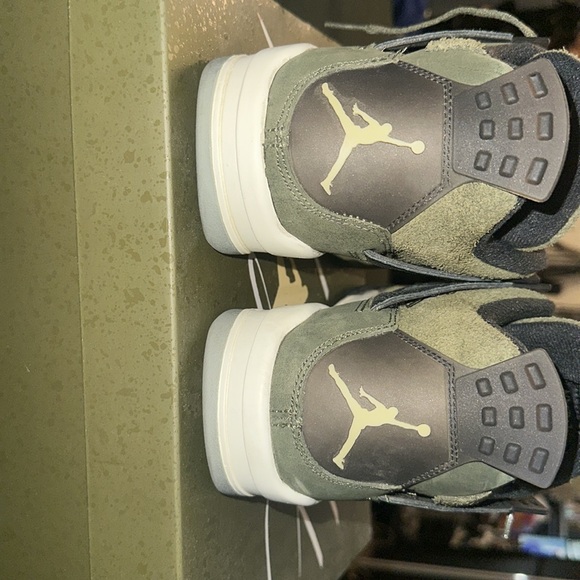 Jordan Retro 4 - Picture 2 of 7